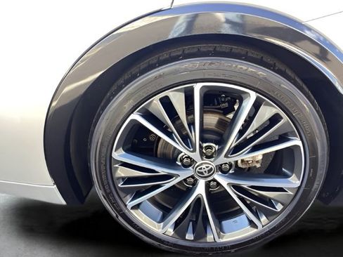 Used 2023 Toyota Prius XLE image 10