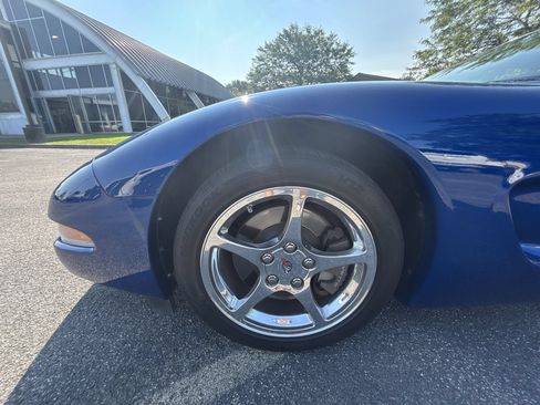 Used 2002 Chevrolet Corvette Coupe w/ Preferred Equipment Group2 RWD image 33