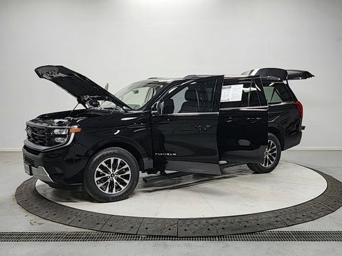 Used 2025 Ford Expedition Max Platinum AWD/4WD image 11