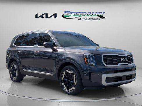 Used 2025 Kia Telluride S FWD image 7