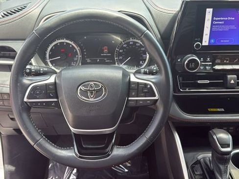 Used 2023 Toyota Highlander XSE image 21