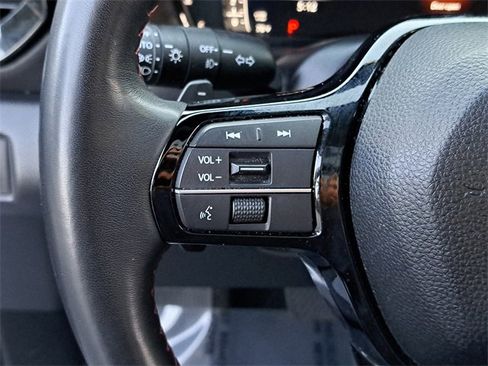 Certified 2025 Honda Pilot Black Edition image 24