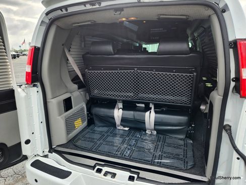 Used 2023 Chevrolet Express 2500 Extended RWD image 18