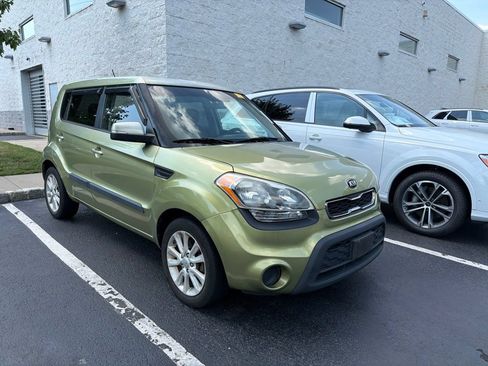 Used 2013 Kia Soul + w/ Audio Pkg FWD image 1