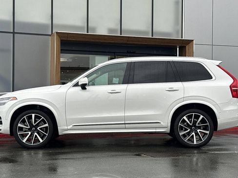 Used 2023 Volvo XC90 B6 Plus image 6