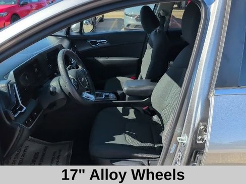 Used 2023 Kia Sportage LX image 12