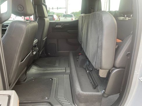 Used 2025 GMC Sierra 1500 AT4 w/ Technology Package AWD/4WD image 31