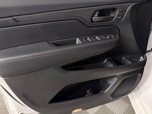 Used 2025 Honda Odyssey Sport-L image 23