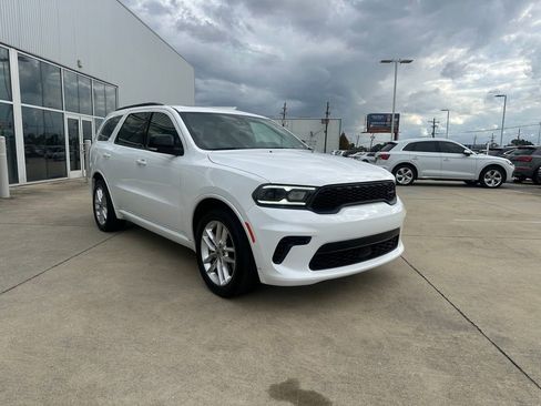 Used 2024 Dodge Durango GT image 3