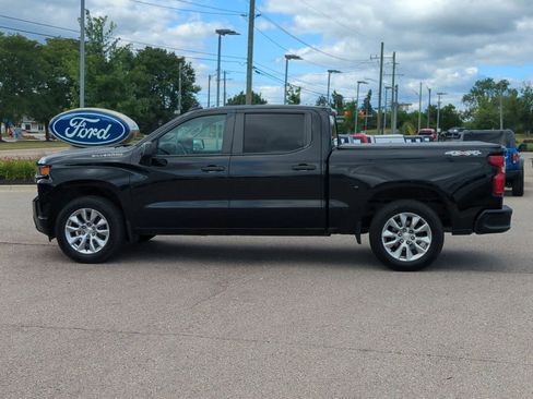 Used 2019 Chevrolet Silverado 1500 Custom w/ Custom Value Package image 5