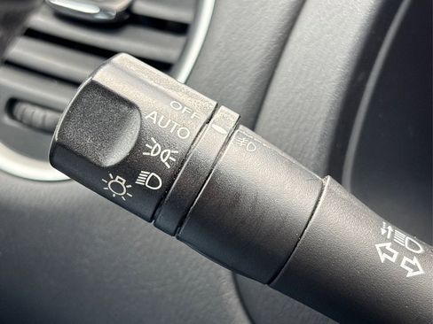 Used 2016 Nissan Pathfinder SV image 24