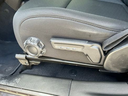 Certified 2020 Jeep Wrangler Sport AWD/4WD image 12