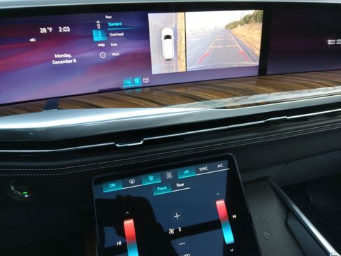 Used 2026 Cadillac Escalade Platinum Sport w/ LPO, ONYX Package image 18