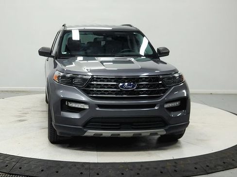 Used 2021 Ford Explorer XLT w/ Equipment Group 202A RWD image 3