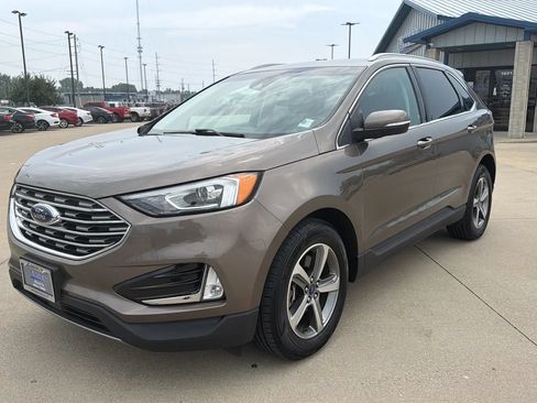 Used 2019 Ford Edge SEL w/ Equipment Group 201A AWD/4WD image 3
