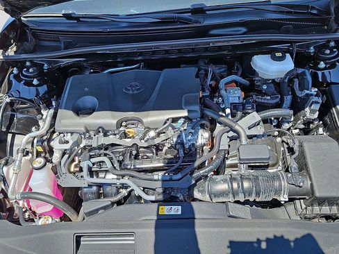 Used 2025 Toyota Camry XLE FWD image 10