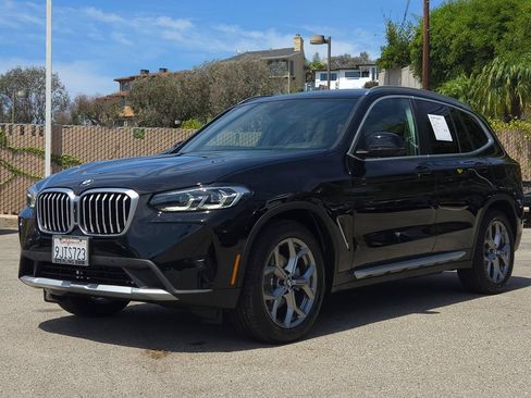 Used 2024 BMW X3 sDrive30i w/ Premium Package RWD image 3