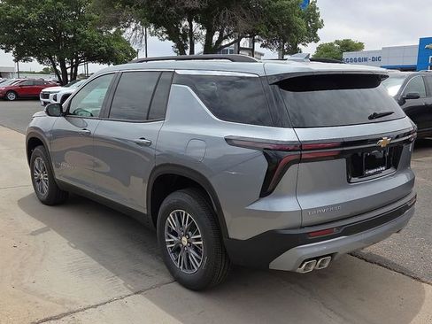 New 2026 Chevrolet Traverse LT FWD image 3