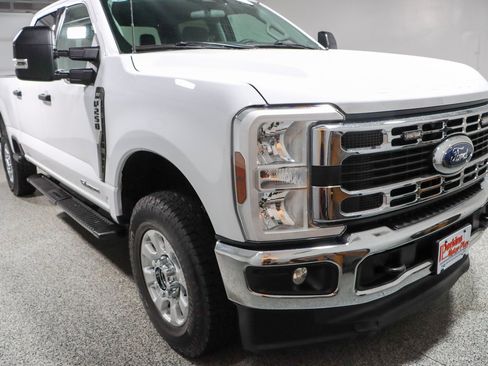 Used 2024 Ford F250 XLT w/ FX4 Off-Road Package AWD/4WD image 5