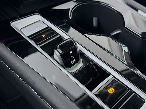 Used 2025 Volkswagen Atlas SEL image 19