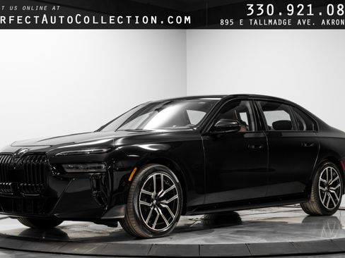 Used 2024 BMW 760i xDrive w/ Executive Package image 1
