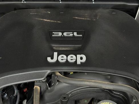 Used 2020 Jeep Gladiator Rubicon image 32
