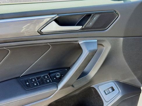 Used 2022 Volkswagen Tiguan SE R-Line image 24