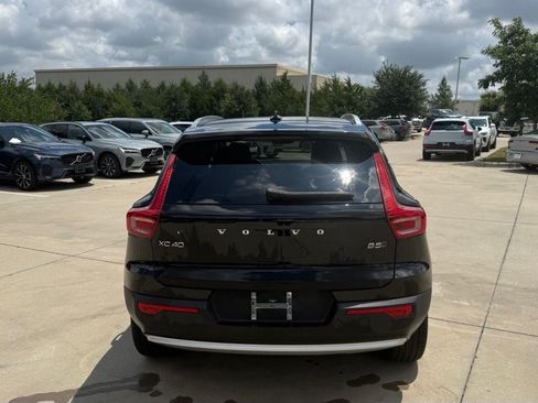 Used 2025 Volvo XC40 B5 Core AWD/4WD image 6