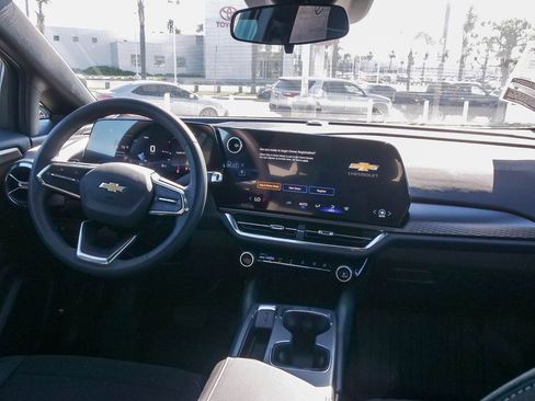 New 2026 Chevrolet Equinox EV LT FWD image 12