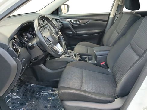 Used 2019 Nissan Rogue SV FWD image 19