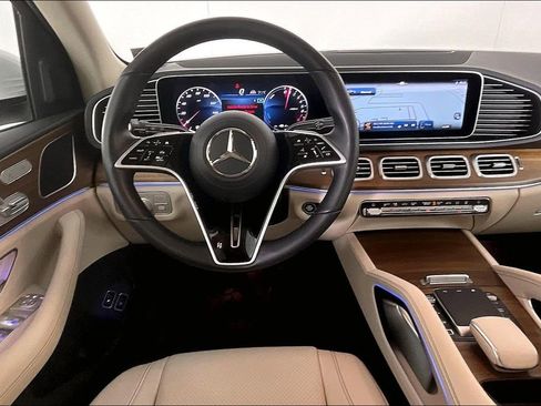 Certified 2025 Mercedes-Benz GLE 450e 4MATIC image 5
