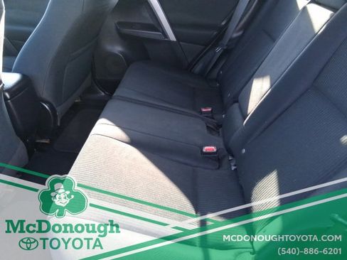 Used 2016 Toyota RAV4 LE image 14