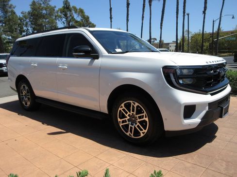 Used 2025 Ford Expedition Max Active RWD image 6