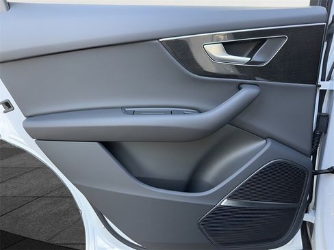 New 2026 Audi Q7 2.0T Premium image 17