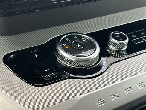 Certified 2025 Ford Expedition Active image 23