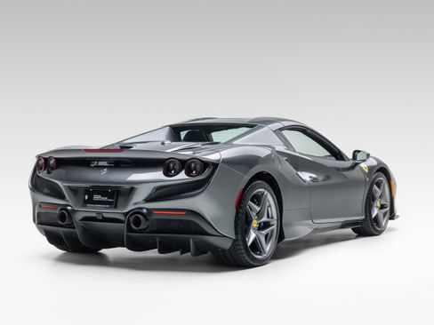 Certified 2022 Ferrari F8 Tributo RWD image 8
