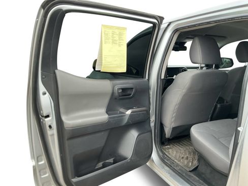 Used 2022 Toyota Tacoma SR5 RWD image 22