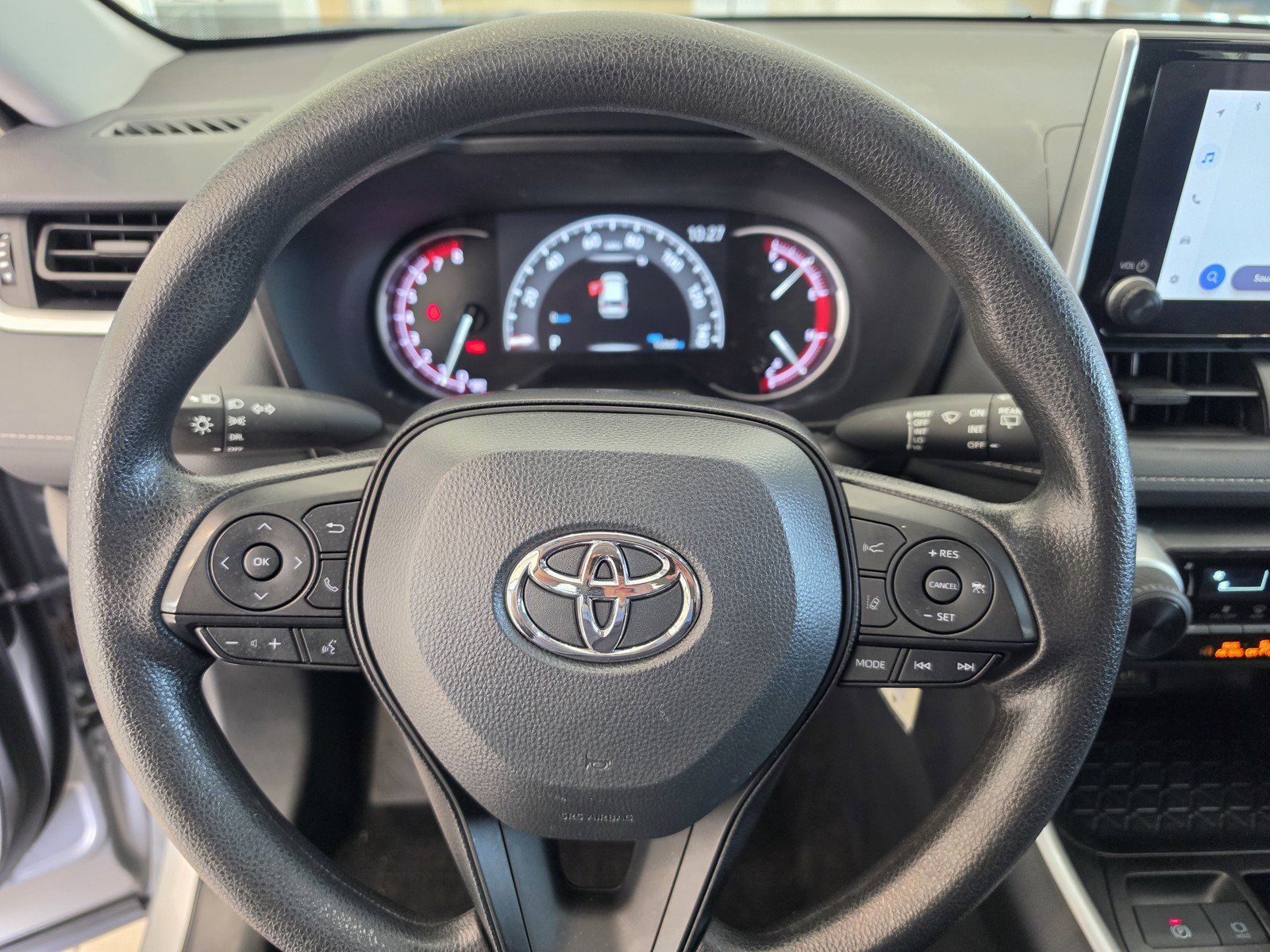 Used 2025 Toyota RAV4 LE AWD/4WD image 10