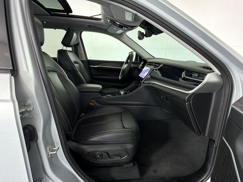Used 2023 Jeep Grand Cherokee 4WD 4xe w/ Luxury Tech Group II image 26