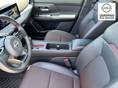 Certified 2025 Nissan Kicks SR FWD image 17