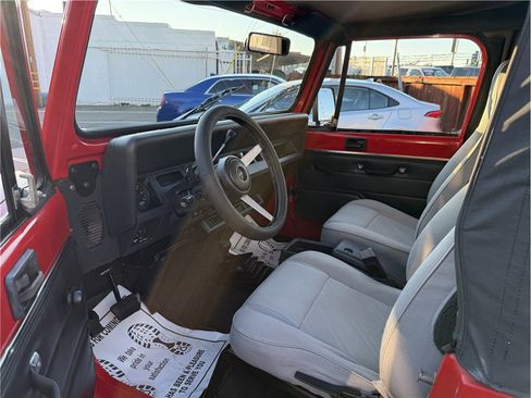 Used 1994 Jeep Wrangler SE image 11