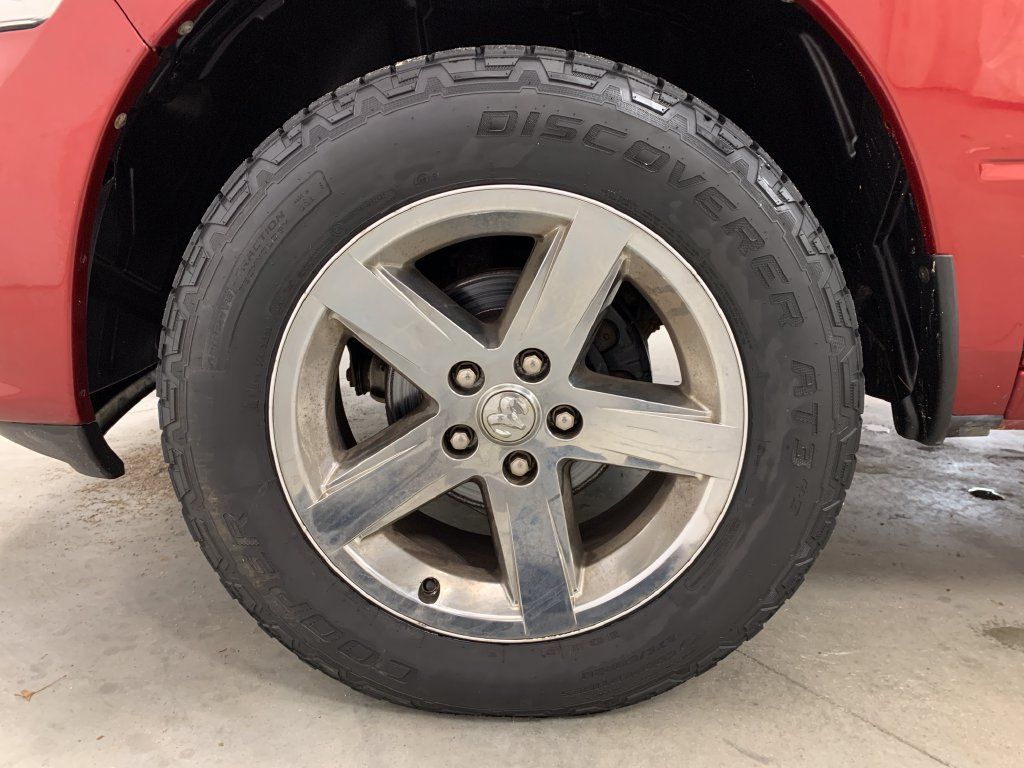 Used 2014 RAM 1500 Express AWD/4WD image 2