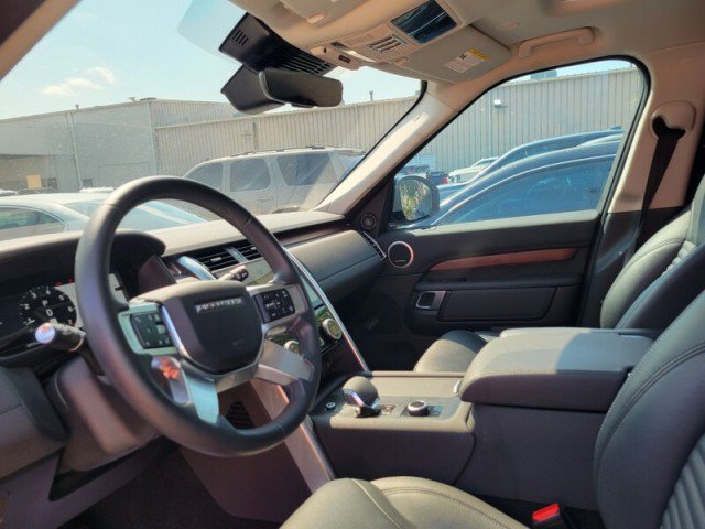 Used 2024 Land Rover Discovery S AWD/4WD image 6