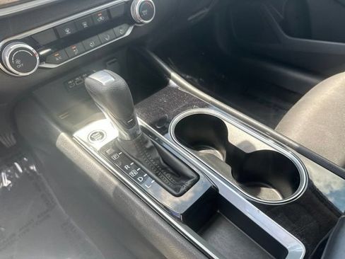 Used 2024 Nissan Altima 2.5 SV FWD image 25