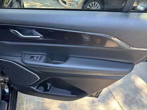 Used 2022 Jeep Grand Cherokee L Laredo w/ Luxury Tech Group I RWD image 16