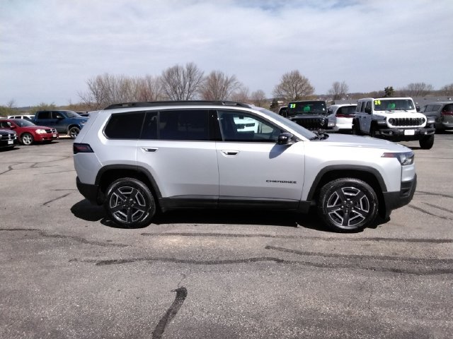Used 2026 Jeep Cherokee Limited AWD/4WD image 4