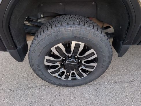 Used 2024 GMC Sierra 2500 Denali Ultimate w/ Max Trailering Package image 9