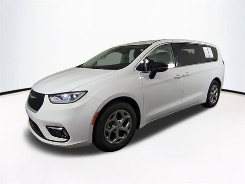 Used 2024 Chrysler Pacifica Limited image 9