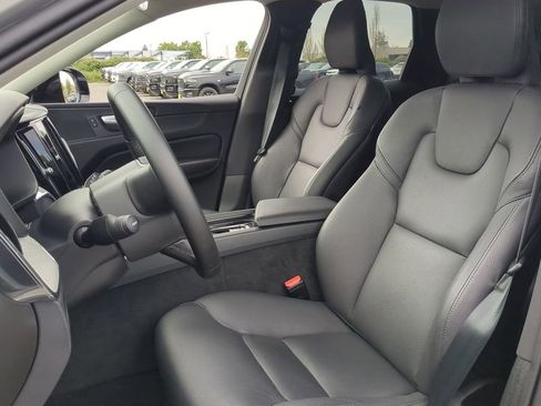 Used 2025 Volvo XC60 B5 Plus AWD/4WD image 6