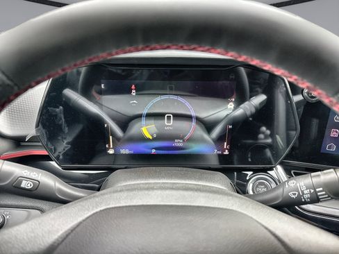 New 2026 Chevrolet Trax RS w/ Sunroof Package FWD image 26
